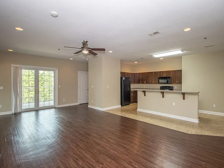 1109 Club Village Dr — Photo 17