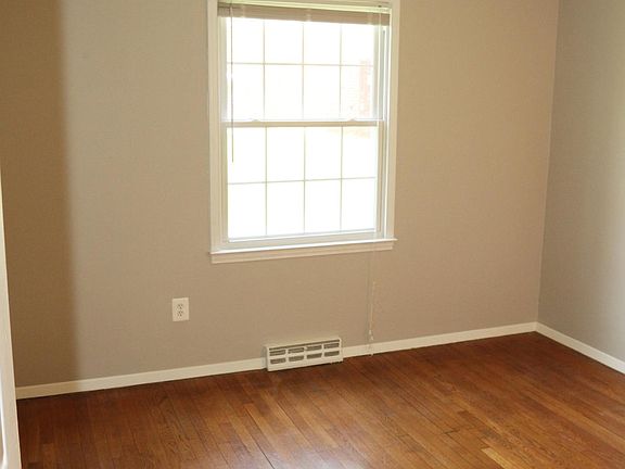 North Bedroom, new paint and doors!