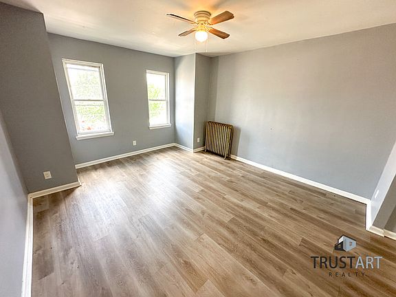 4th image of 1042 E Tioga St Floor 2