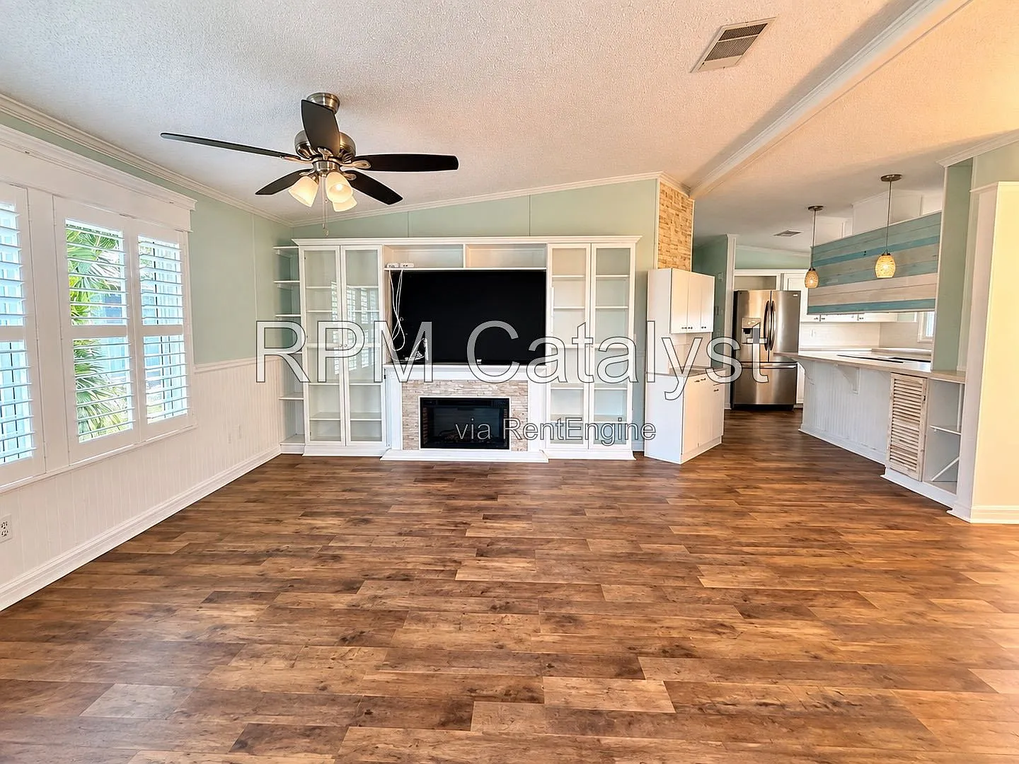 2 bed, 2.0 bath, 1090 sqft, $1,900 — Photo 1