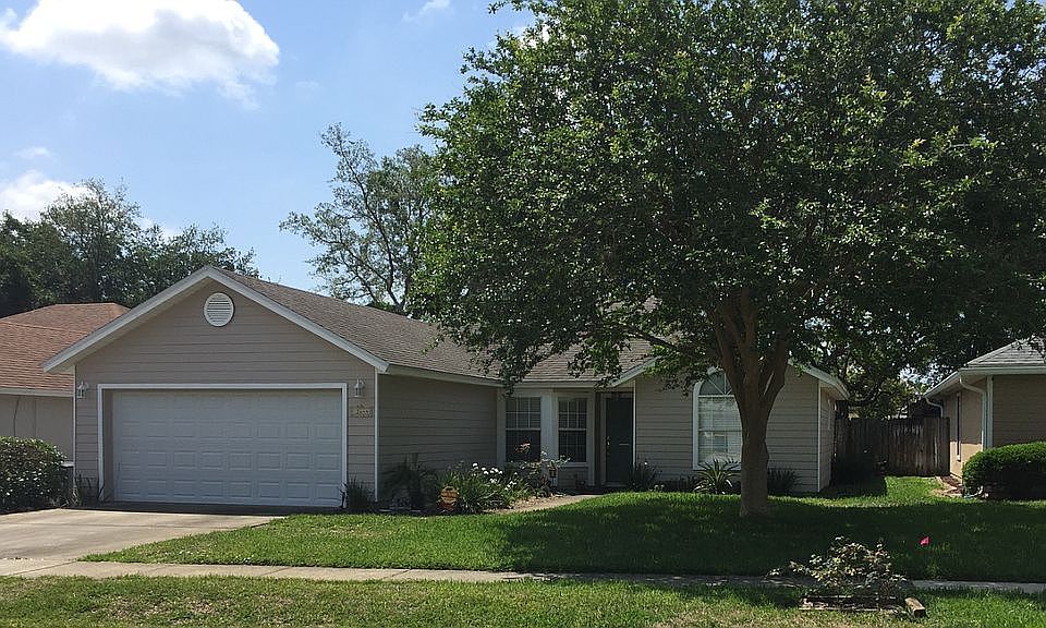 1st image of 12644 Ashglen Dr N