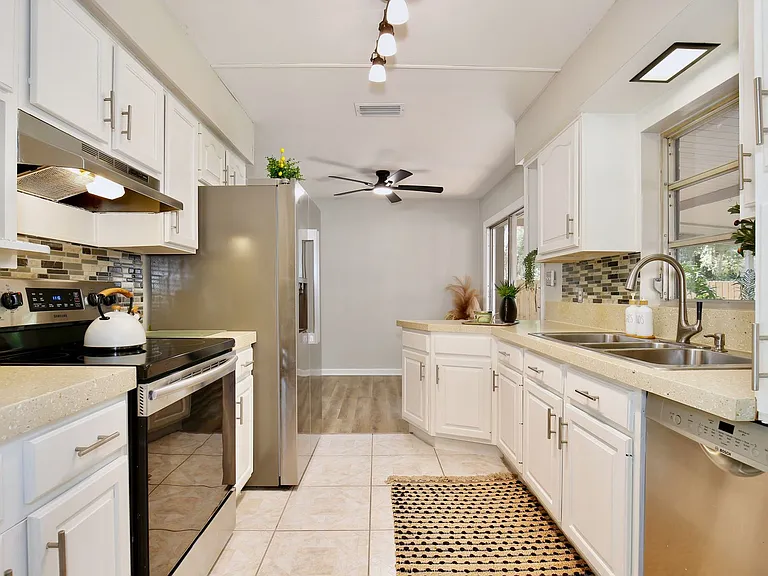 2914 Lando Ln — Photo 14