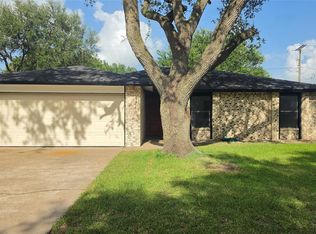 5129 Chateaux Dr, Bay City, TX 77414