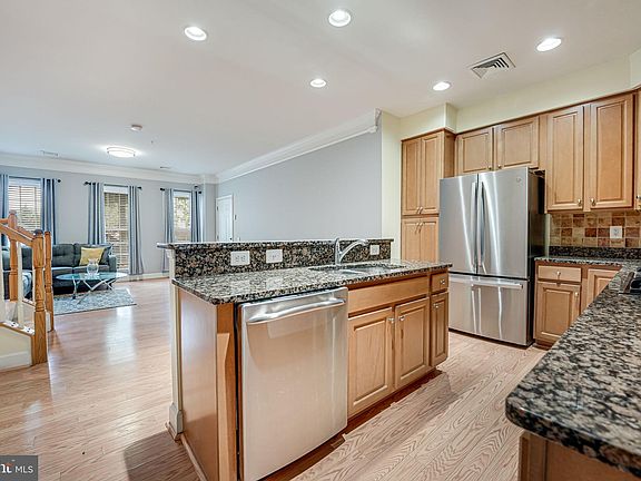 4th image of 2412 Brookmoor Ln