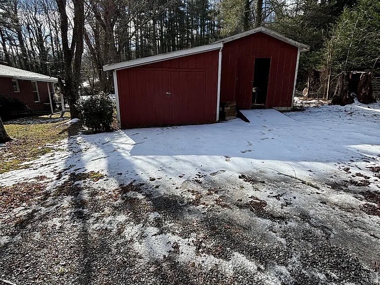 223 Daniel Dr — Photo 33