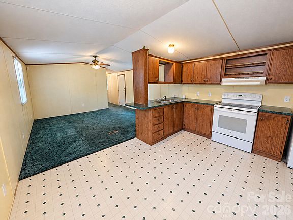 3rd image of 5954 Oakridge Rd