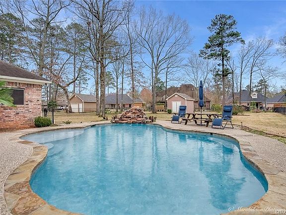 2nd image of 4947 Old Oak Dr
