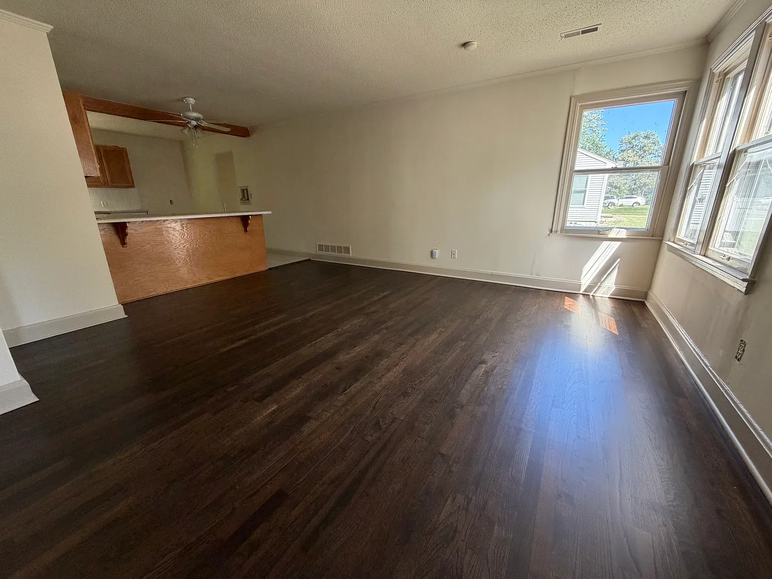 2 bed, 1200 sqft, $1,850 — Photo 3