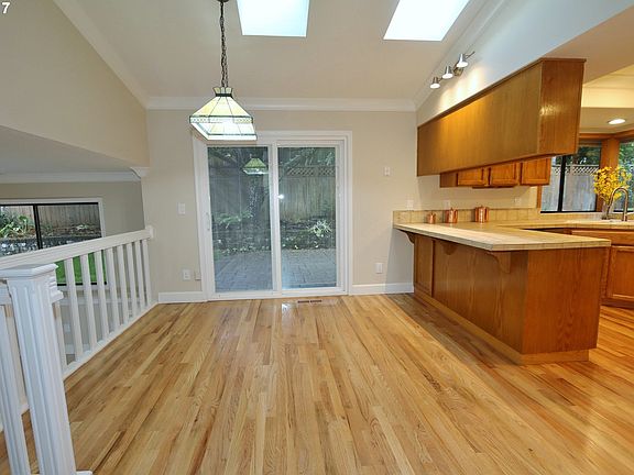 4th image of 14200 SE Meadowgreen Dr
