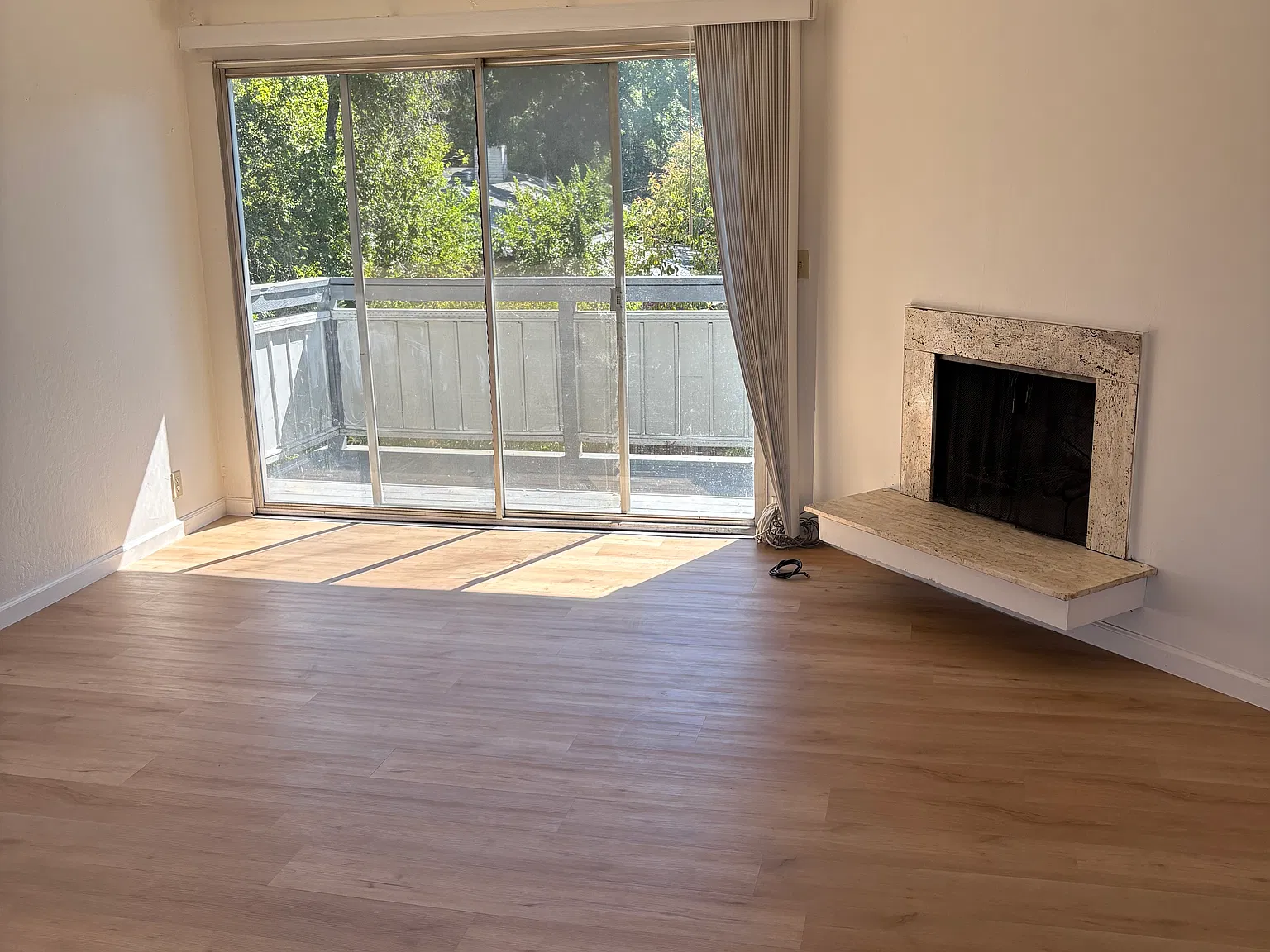 3 bed, 775 sqft, $3,100 — Photo 1
