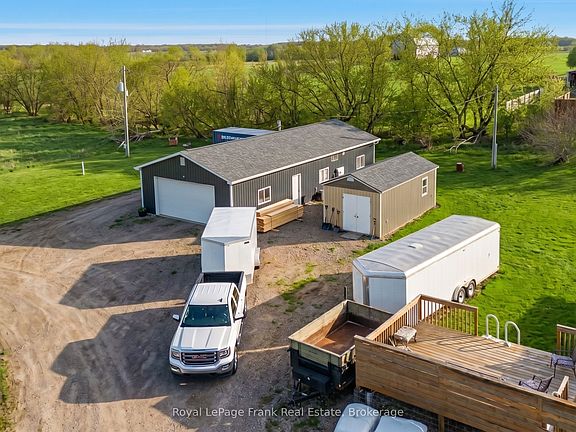 5th image of 241 Bellevue Dr