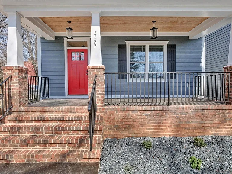 2122 Parkwood Ave — Photo 2