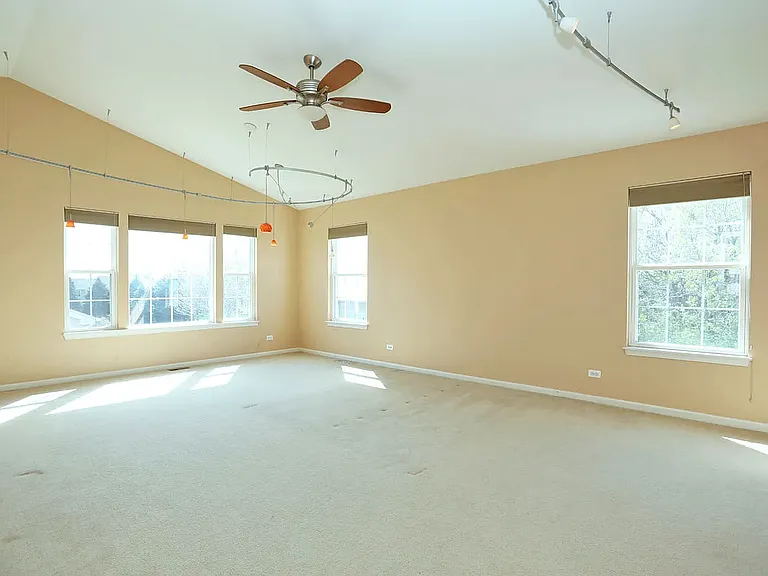 829 Clover Ridge Ln — Photo 19