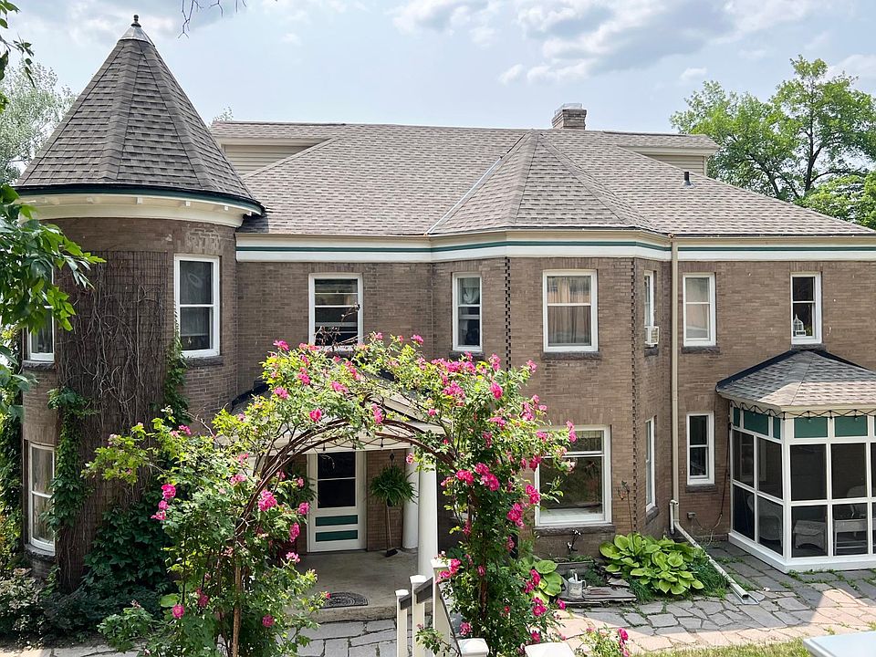 1st image of 533 Lakeshore Dr
