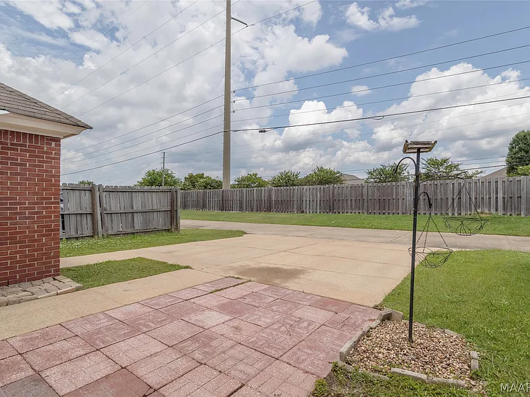 1161 Stafford Dr — Photo 30