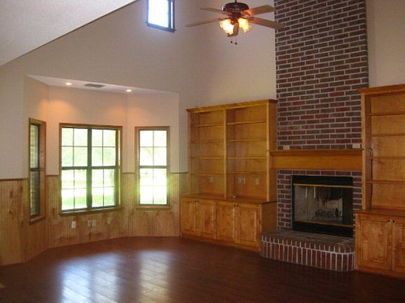 2nd image of 186 Bent Oaks Dr