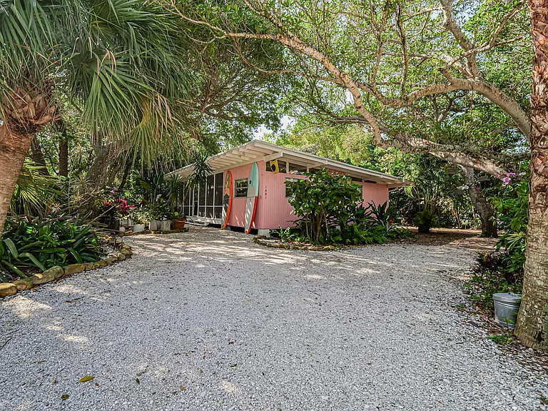 1881 E Barefoot Pl — Photo 64