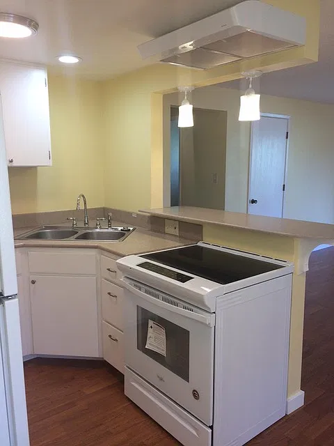 2 bed, 725 sqft, $1,525 — Photo 2