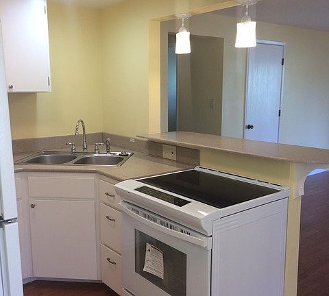 2nd image of 1301 Iowa St #16B