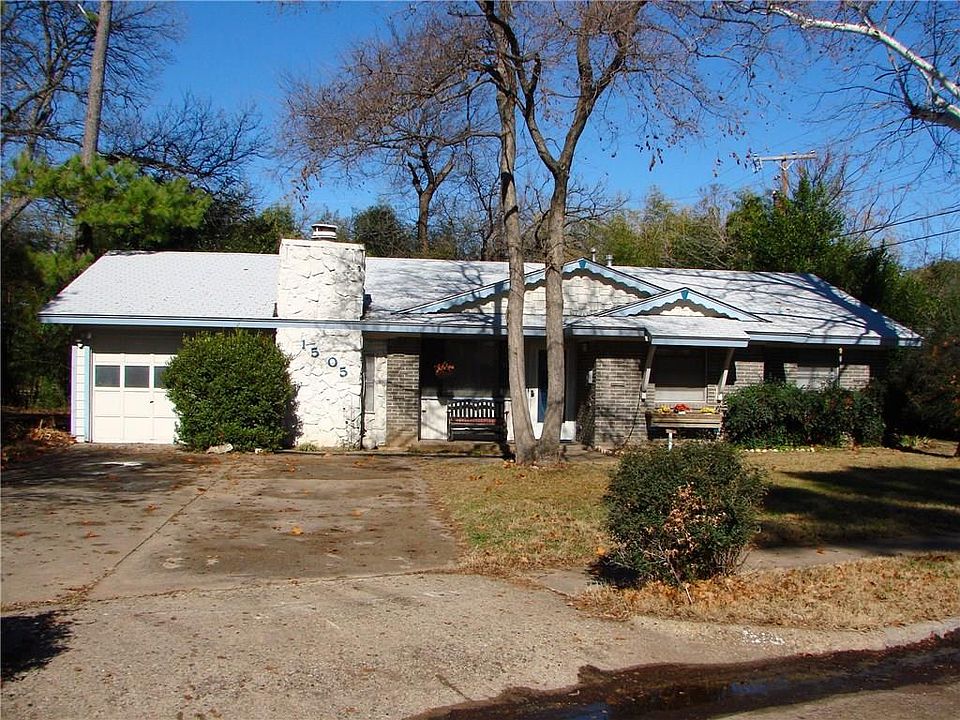 1st image of 1505 Mosley Dr