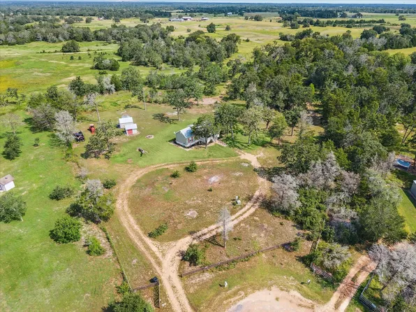 350 Floyd Ln, Round Top, TX 78954