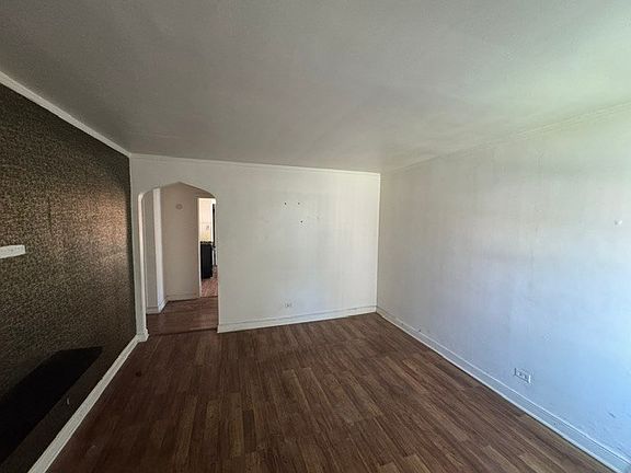 3rd image of 9757 S Ingleside Ave