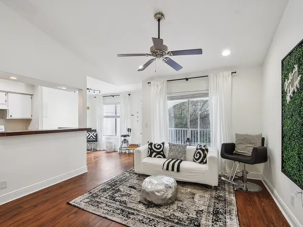 815 W Boynton Beach Boulevard #3-202, Boynton Beach, FL 33426