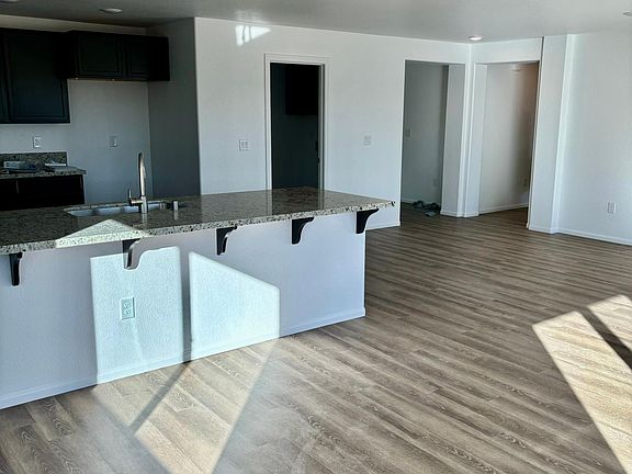 3rd image of 2277 Evelynn St