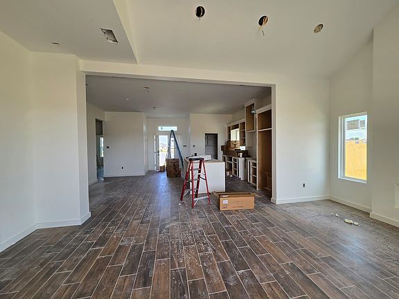 5th image of 6013 Heather Loop