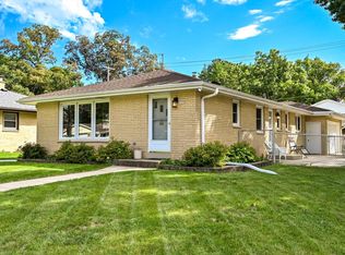 727 W Abbott AVENUE, Milwaukee, WI 53221