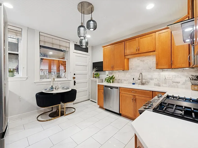 745 W Brompton Ave #2 — Photo 6