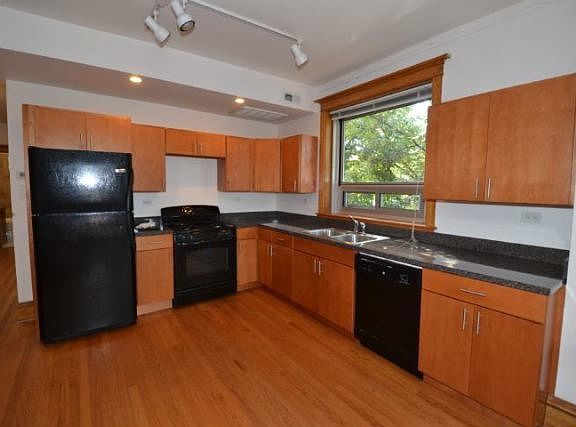 2nd image of 2878 N Elston Ave
