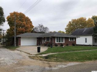 211 W North St, Mt Sterling, IL 62353