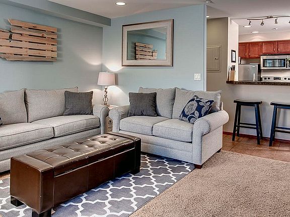 4th image of 322 W Woodin Ave #614