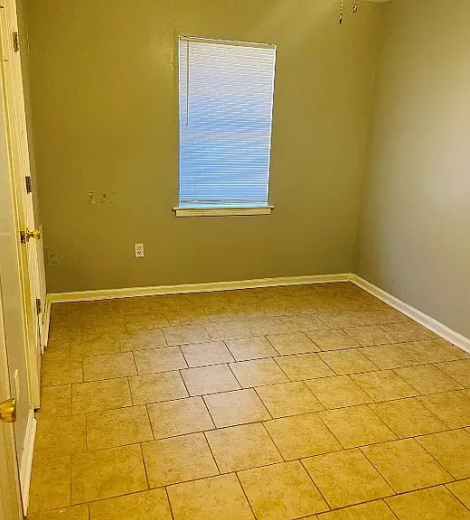 636 Green Leaf Dr — Photo 4