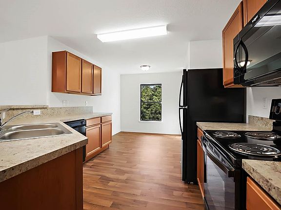 2nd image of 747 Chatham Walk Dr