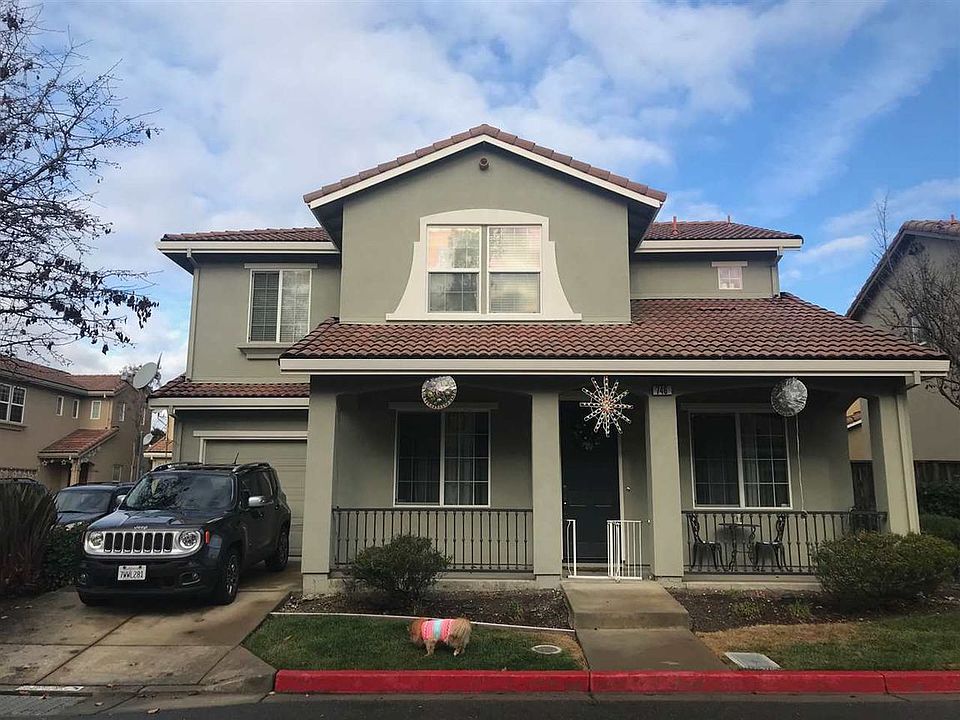 1st image of 746 Plantation Ln