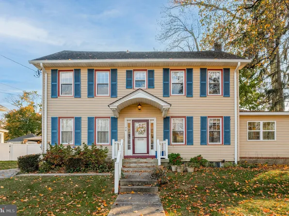 74 W Stratford Ave, Lansdowne, PA 19050