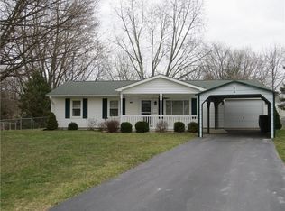 16 Holiday Ln, Mooresville, IN