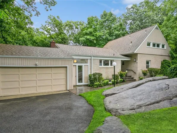 183 Wood Hollow Lane, New Rochelle, NY 10804