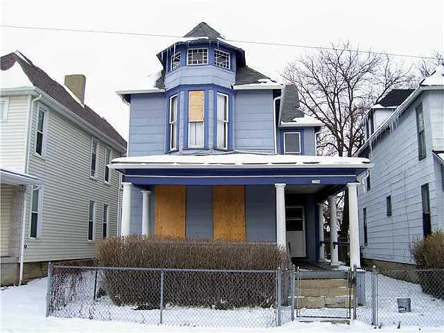 1304 Oak St photo 1