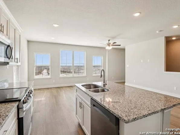 7114 Magnolia Crk #201, San Antonio, TX 78252