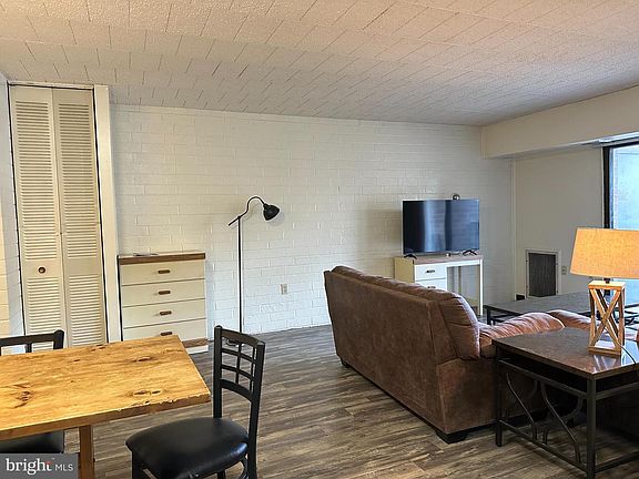4th image of 456 E Beaver Ave APT 505