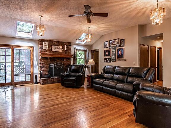 4th image of 2924 Taylor Dr