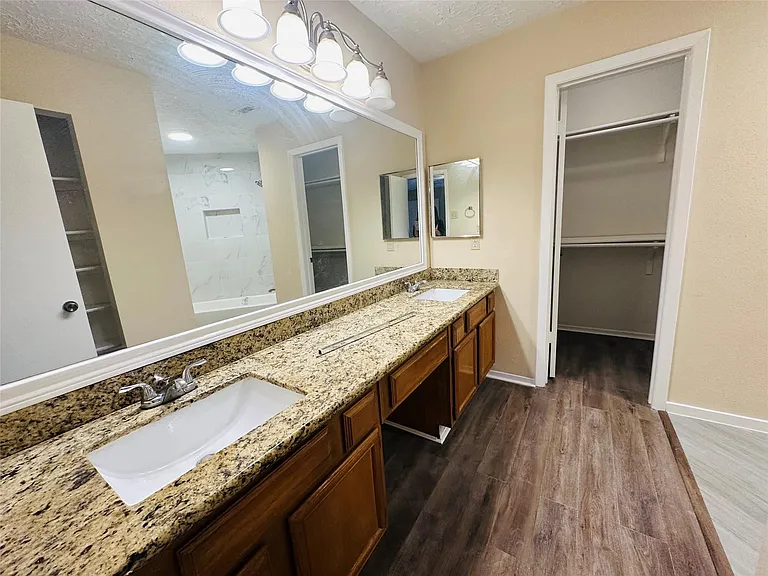 10826 Laureldale Ct — Photo 13