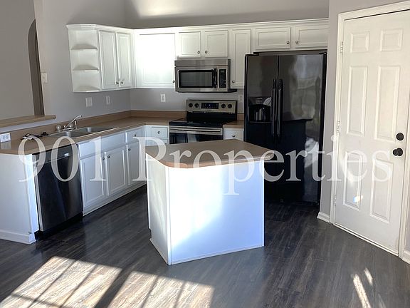 2nd image of 1120 Averett Ln