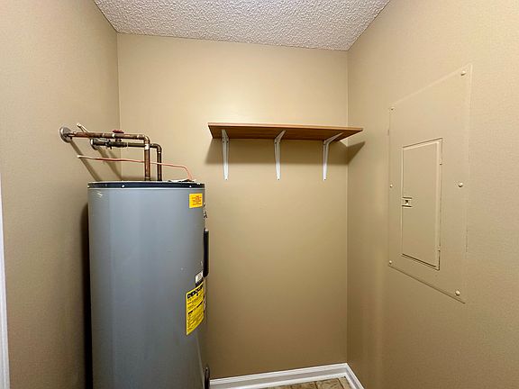 2nd image of 408 Cranklen Cir