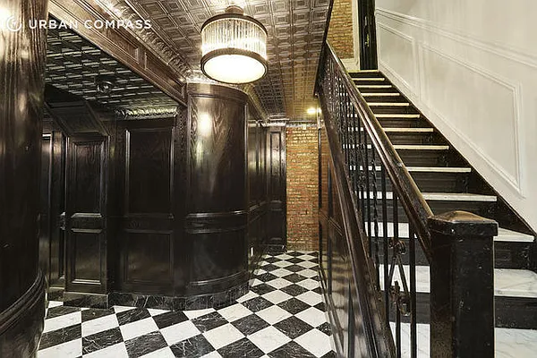 Rented by Compass | media 21