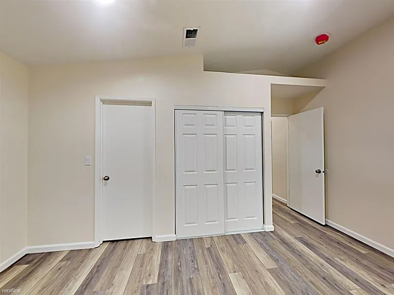 1740 Gateway Dr — Photo 8