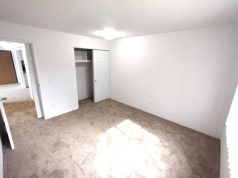 Charter Oaks Apartments — Photo 235